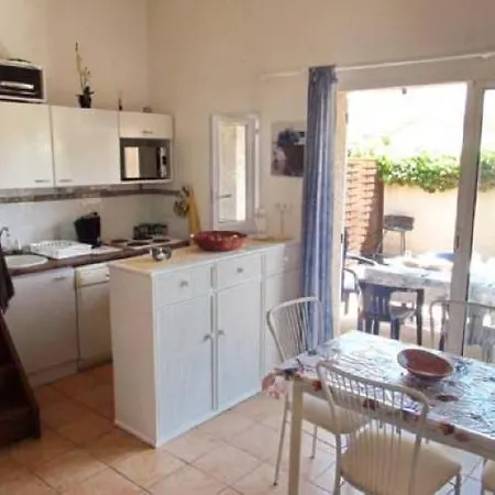 Вилла Sympathique Mitoyenne Dans Avec Piscine Et Parking A 450m De La Mer - Cap D'agde - Ref Samaria17 *