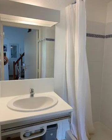 Sympathique Mitoyenne Dans Avec Piscine Et Parking A 450m De La Mer - Cap D'agde - Ref Samaria17 Вилла *